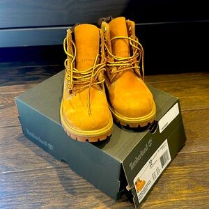 Kid's timberlands